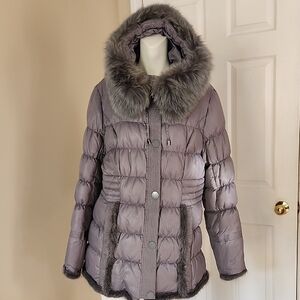 Stylish Women's Gray Fur-Trimmed Puffer Jacket